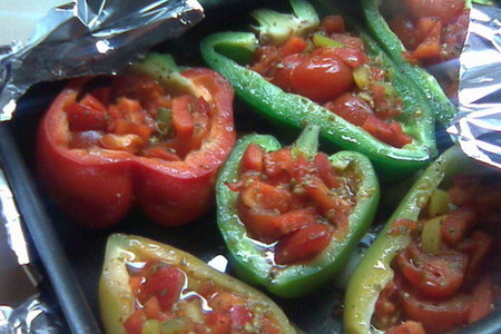 Перец, запеченный с перцем, помидорами и майораном от джими оливера и ржаной багет от меня!: шаг 7