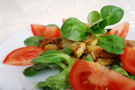 Салат корн с мясом и помидорами: шаг 2