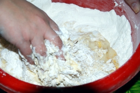 Плацинда (молд. plăcintă, плэчинтэ, плэчинта) — особый вид молдавского пирога: шаг 6