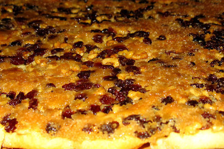 Перевёрнутый пирог из розеток,с изюмно-ореховой корочкой: шаг 8