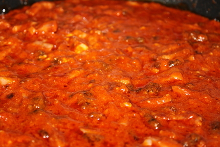 Паста с ветчиной и грибами в томатном соусе: шаг 4