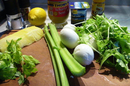Яично-ананасовый салат (еще один салат для девичника): шаг 1