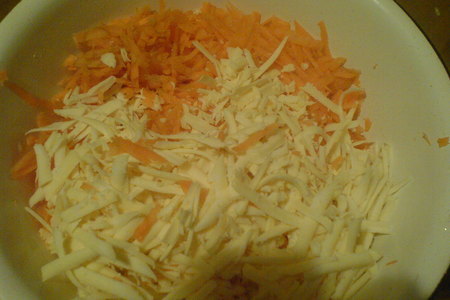 Морковно-сырные оладьи: шаг 1