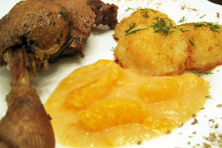 Утка "конфи" с грушево-мандариновым соусом и картофелем.: шаг 5
