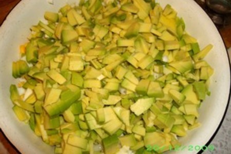 Салат из авокадо и макарон: шаг 4