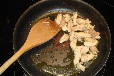 Паста фузили с куриной грудкой, брокколи и нежным зеленым горохом: шаг 2