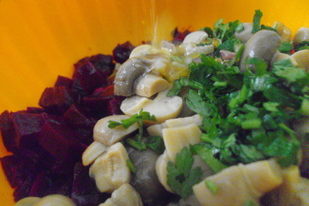 Салат из свеклы с грибами: шаг 4