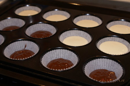 Шоколадные маффины с кремовой прослойкой: шаг 4