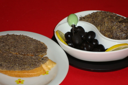 Паста для бутербродов орехово-оливковая: шаг 1