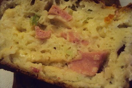 Вкусный заливной пирог с колбасой и сыром к завтраку: шаг 7
