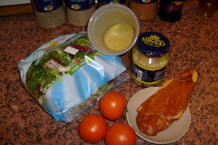 Салат с копченой куриной грудкой.: шаг 1