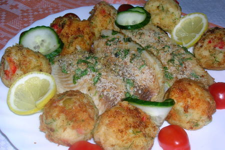 Рыба в ароматных хлебных крошках с пестрыми картофельнами шариками: шаг 9