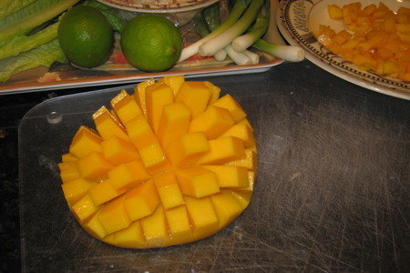 Салат с манго от nigella: шаг 2