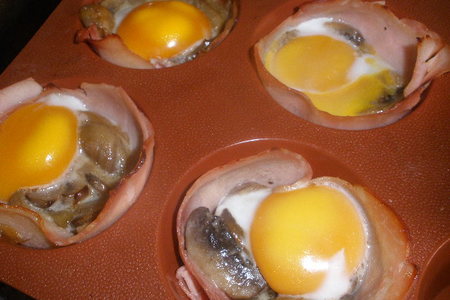 Яйца в ветчинных корзиночках: шаг 5
