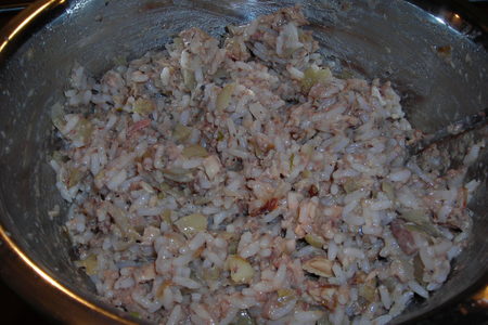 Заливной пирог с сайрой,рисом и жаренным луком: шаг 6