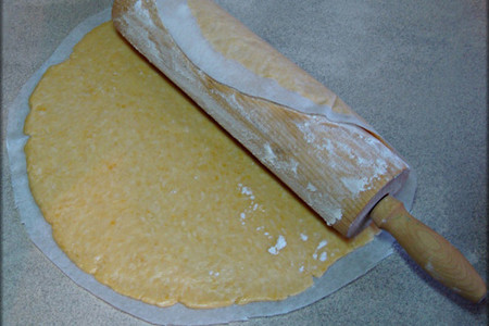 Сочный песочный киш с луком-пореем и сыром.: шаг 9
