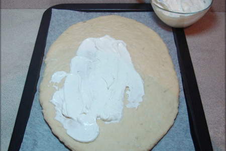 Открытый пирог из картофельного теста с копчёными колбасками и квашеной капустой.: шаг 13