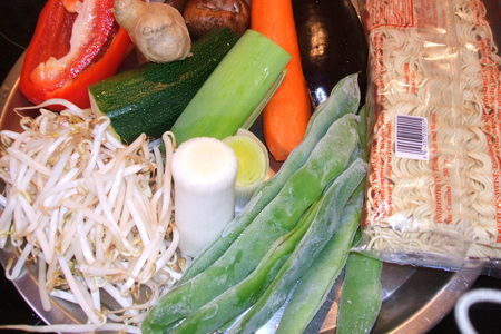 Овощи с китайской вермишелью: шаг 1