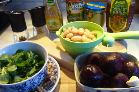 Свекольный салат с фасолью и грецкими орехами: шаг 1