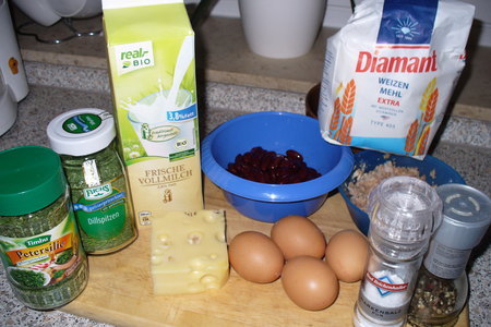 Омлет с тунцом,сыром и фасолью: шаг 1
