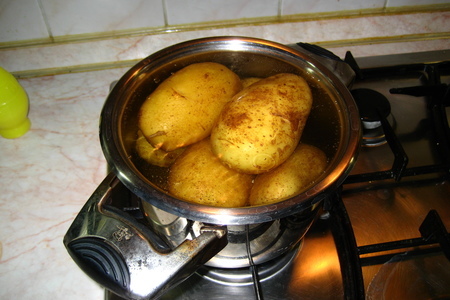 Картофельные оладьи с слабосоленой сёмгой: шаг 1