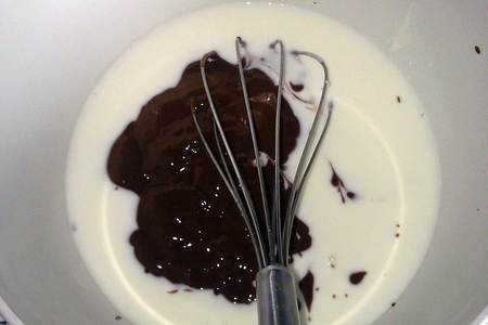 Шоколадно-йогуртовый торт-мороженое: шаг 3