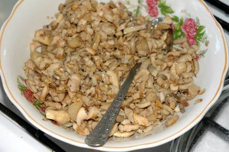 Пирог с курицей и грибами по-уральски: шаг 7