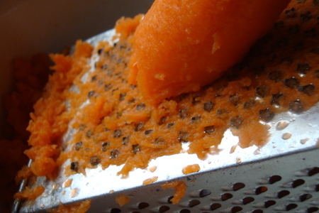 Морковный пирог с кремово-глазурной прослойкой: шаг 1