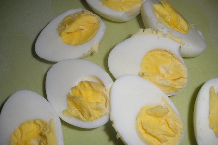 Фаршированные яйца (пример вкусной утилизации): шаг 1