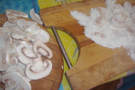 Салат с хрустящими грибами с пикантным соусом: шаг 1