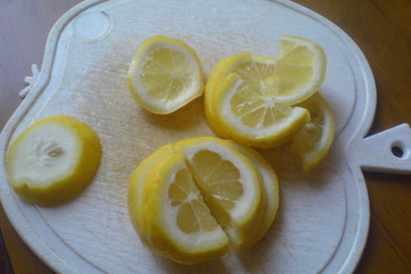 Лимонно-имбмрный напиток с белой смородиной: шаг 2
