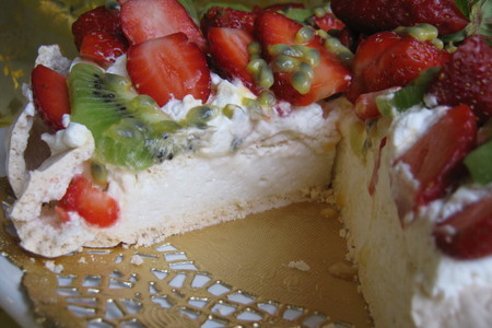 Торт "павлова" со свежими фруктами.: шаг 8