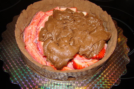 Торт шоколадный с клубникой: шаг 6