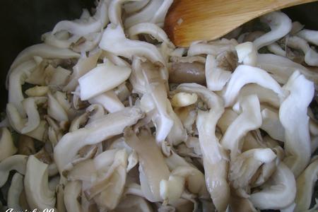 Простой ,но очень вкусный огуречно-грибной салат с творожной заправкой: шаг 1