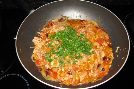 Паста с тунцом (tagliatelle with tuna and sun dried tomatoes): шаг 5