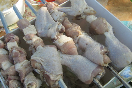 Шашлык-ассорти из курицы и свинины: шаг 2
