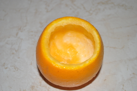 Праздничный смузи в апельсиновых стаканчиках: шаг 2