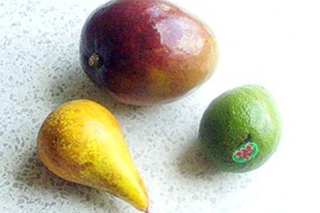 Десерт с манго, грушей и авокадо: шаг 1