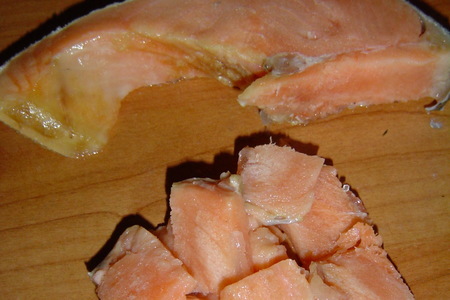 Тимбал из красной рыбы с икрой,креветками и сливочным сыром: шаг 1