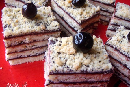 Пирожные из песочного теста с шоколадно-ягодным соусом: шаг 9