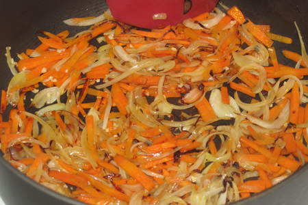 Жаренная лапша с креветками и овощами / egg noodles with shrimps and vegetable /: шаг 4