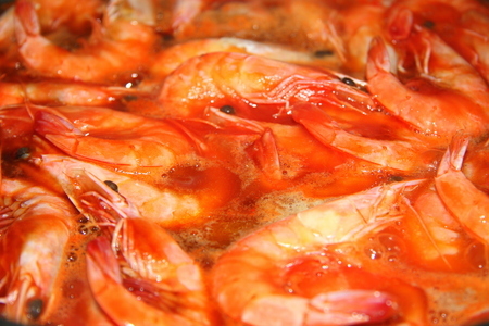 Острые креветки в томатном соке.: шаг 2