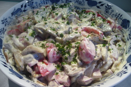 Селедочный салат с белыми грибами и шампиньонами: шаг 7