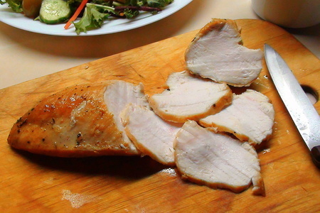 Салат а-ля «туорло» с маринованной куриной грудкой и соусом из оливок.: шаг 6