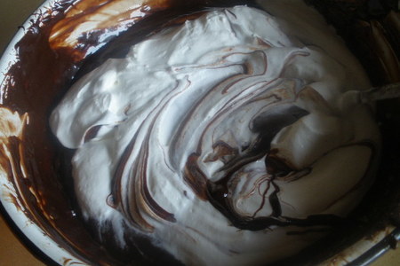 Шоколадно-карамельный торт-мусс с грушами: шаг 7