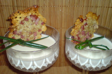 Панна-котта из цветной капусты с кружевными сырно-ветчинными крекерами: шаг 8