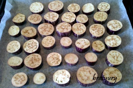 Незатейливая и вкусная закуска из печёных баклажанов в маринаде из перца: шаг 3