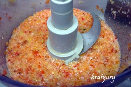 Незатейливая и вкусная закуска из печёных баклажанов в маринаде из перца: шаг 5