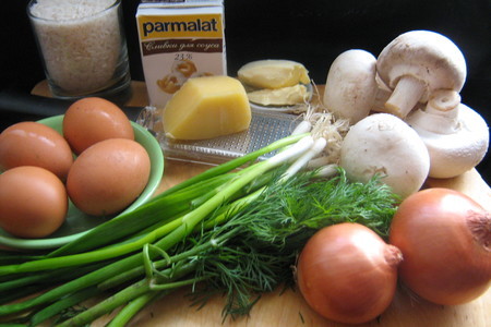 Яйца с рисом,запечённые в соусе из шампиньонов.: шаг 1