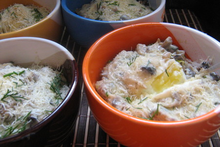 Яйца с рисом,запечённые в соусе из шампиньонов.: шаг 13